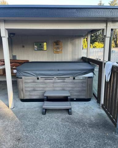 bullfrog spa with steps