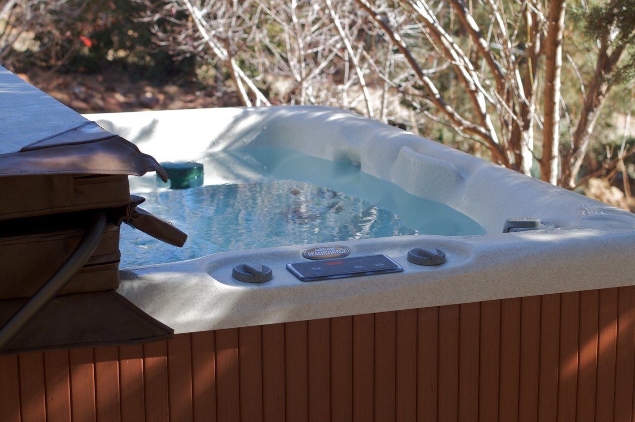 what are the advantages of owning a hot tub?