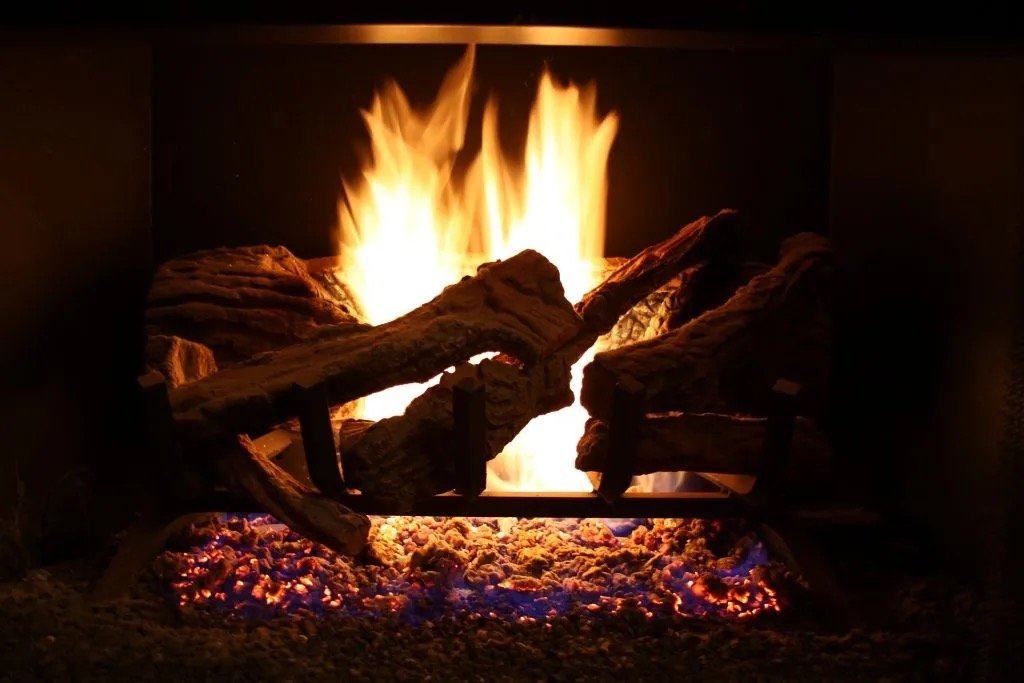 Enjoying the Warmth of a Gas Fireplace Insert When It’s Cold Outside 5 enjoying the warmth of a gas fireplace insert when it’s cold outside
